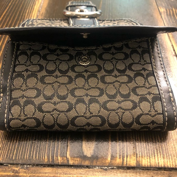 COACH SIGNATURE Canvas & Leather Black BUCKLE WALLET - Picture 6 of 6